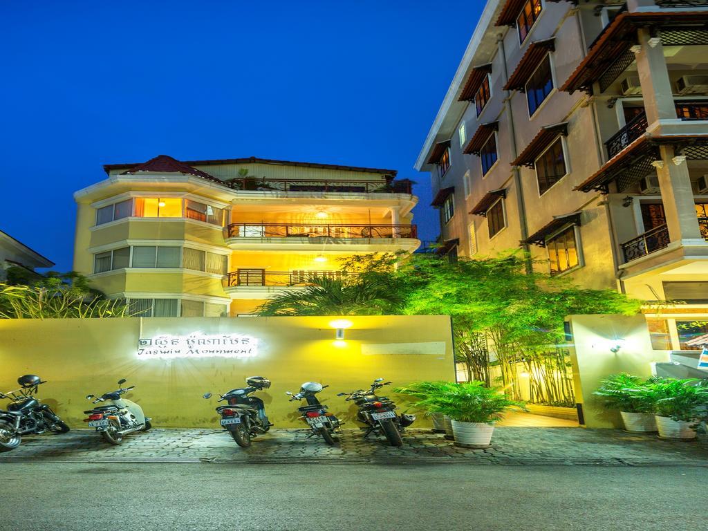 Jasmin Monument Hotel Phnom Penh Bagian luar foto