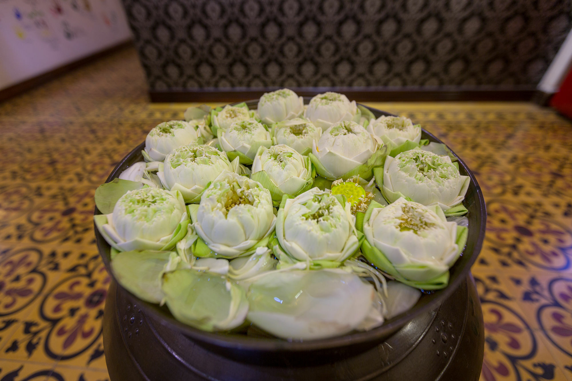 Jasmin Monument Hotel Phnom Penh Bagian luar foto