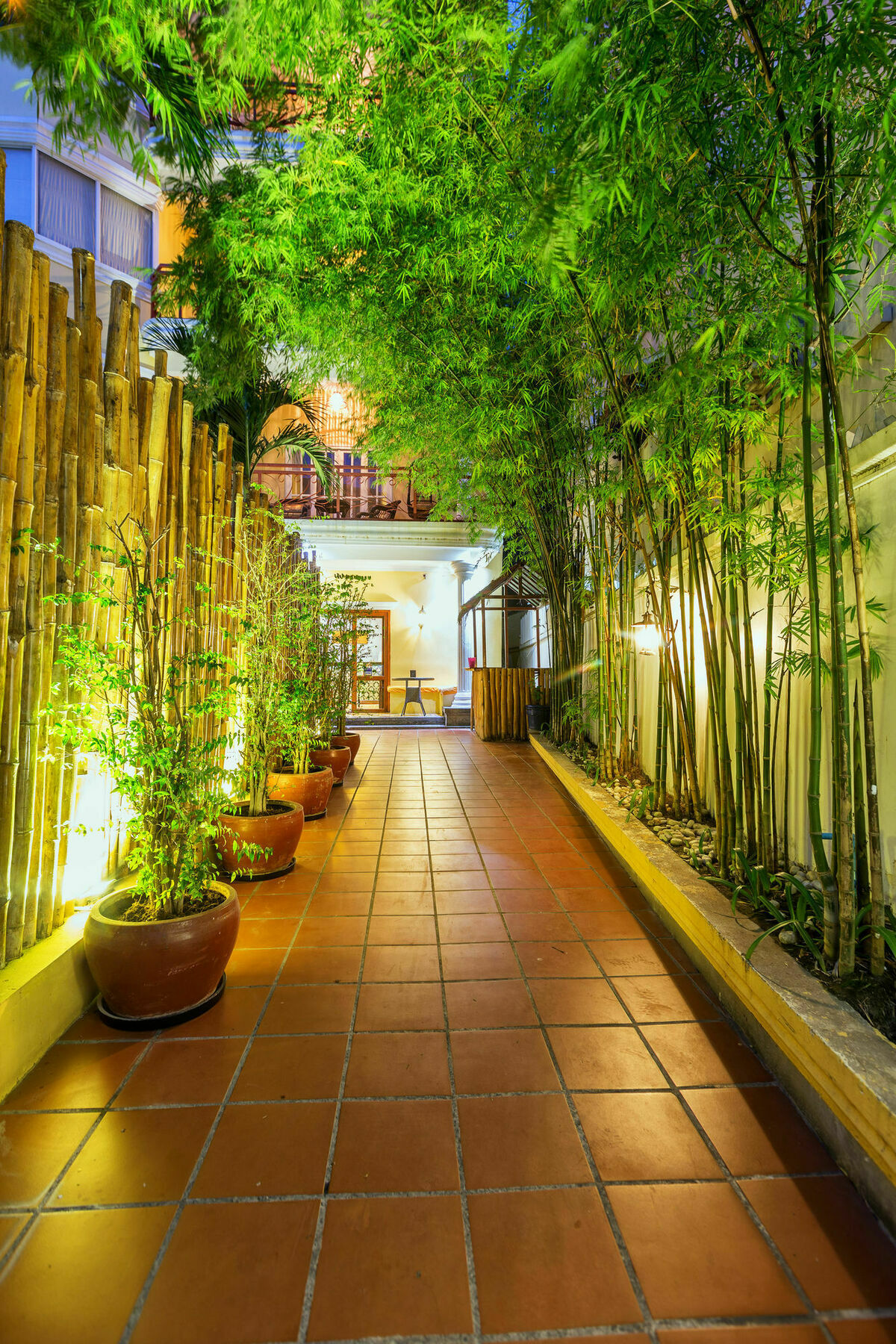 Jasmin Monument Hotel Phnom Penh Bagian luar foto