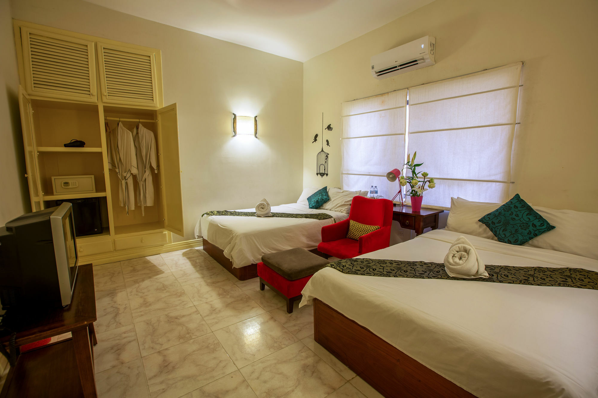 Jasmin Monument Hotel Phnom Penh Bagian luar foto