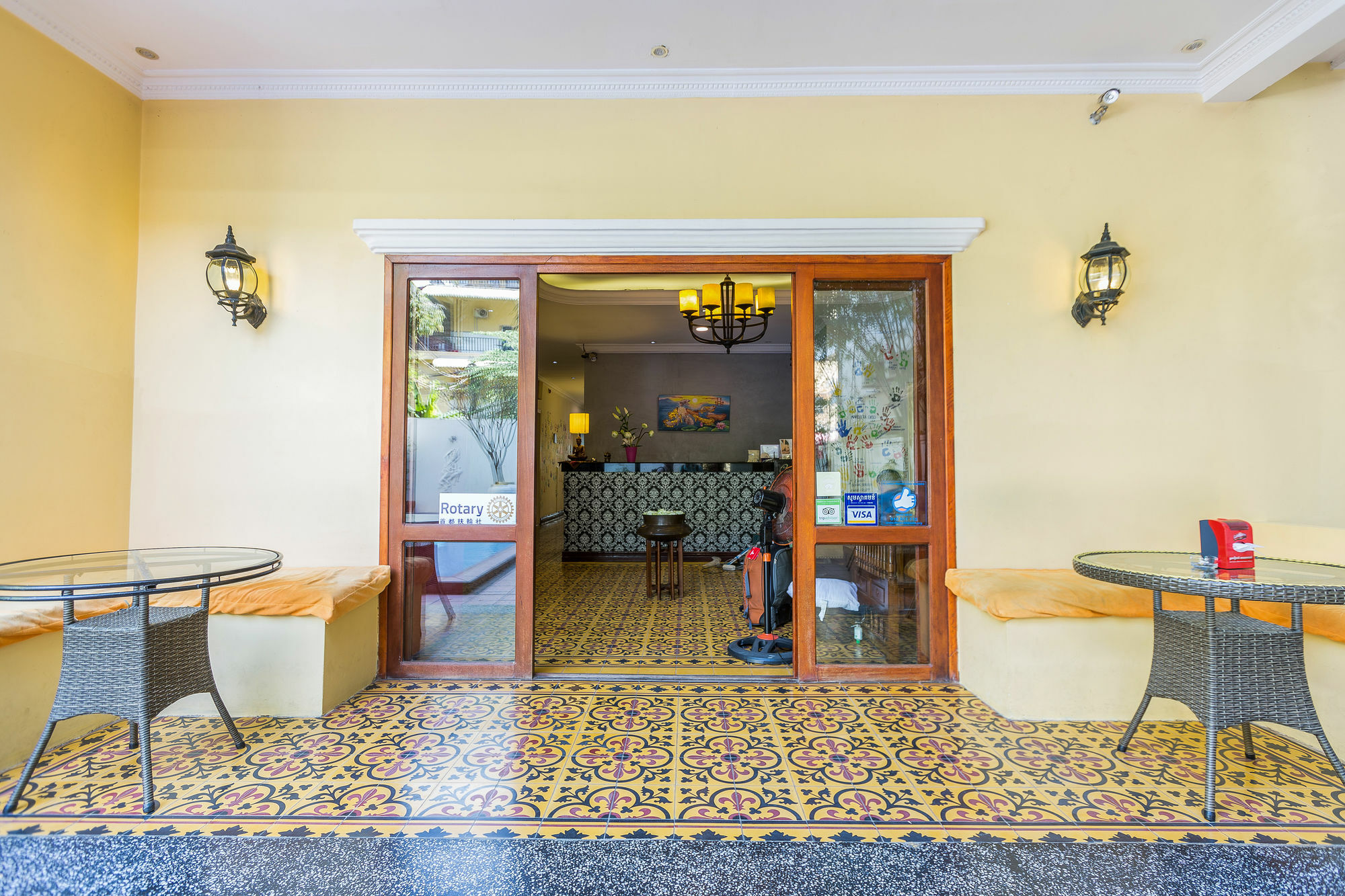 Jasmin Monument Hotel Phnom Penh Bagian luar foto